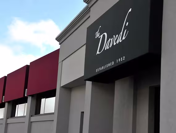 Façade du club Davedi